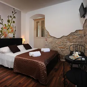 Apartment & Lasta, Split